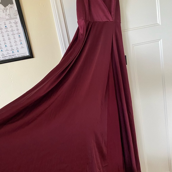 NWT Lulu’s Ode to Love Burgundy Satin Maxi Dress - Picture 7 of 7
